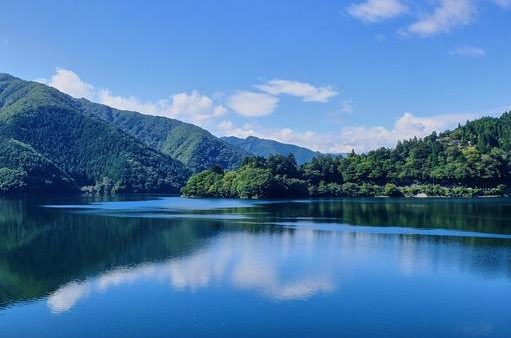 東京都西部の魅力を再発見：ドライブスポットを巡るルート3選