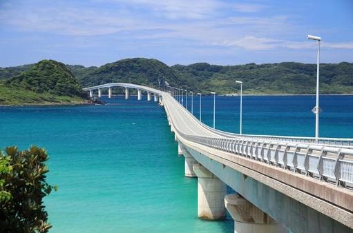 山口県のおすすめドライブルート：【角島大橋と秋吉台エリア】海と山の絶景ドライブコース